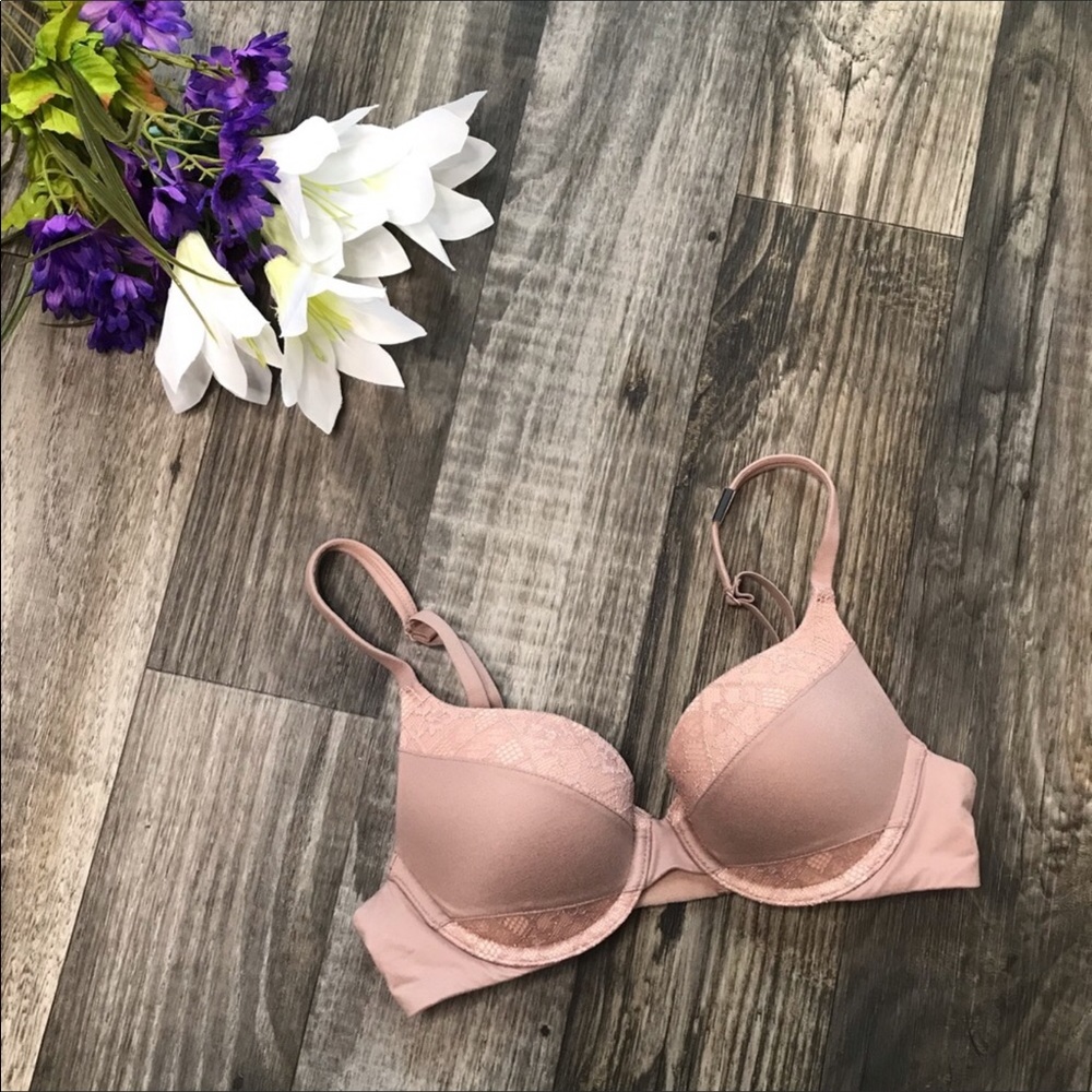 NWT- Victoria’s Secret Bra -32B